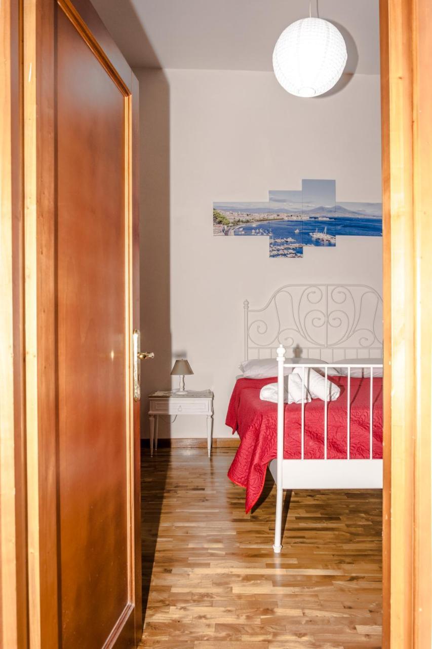ナポリ O' Sole E' Napule Bed & Breakfast エクステリア 写真